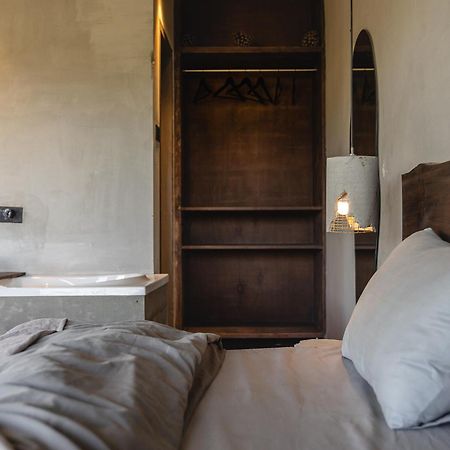 Exstasy Stays - Bathtub Rooms & Cafe - Your Romantic & Cozy Getaway - Thhpsociety - Муктешвар Экстерьер фото