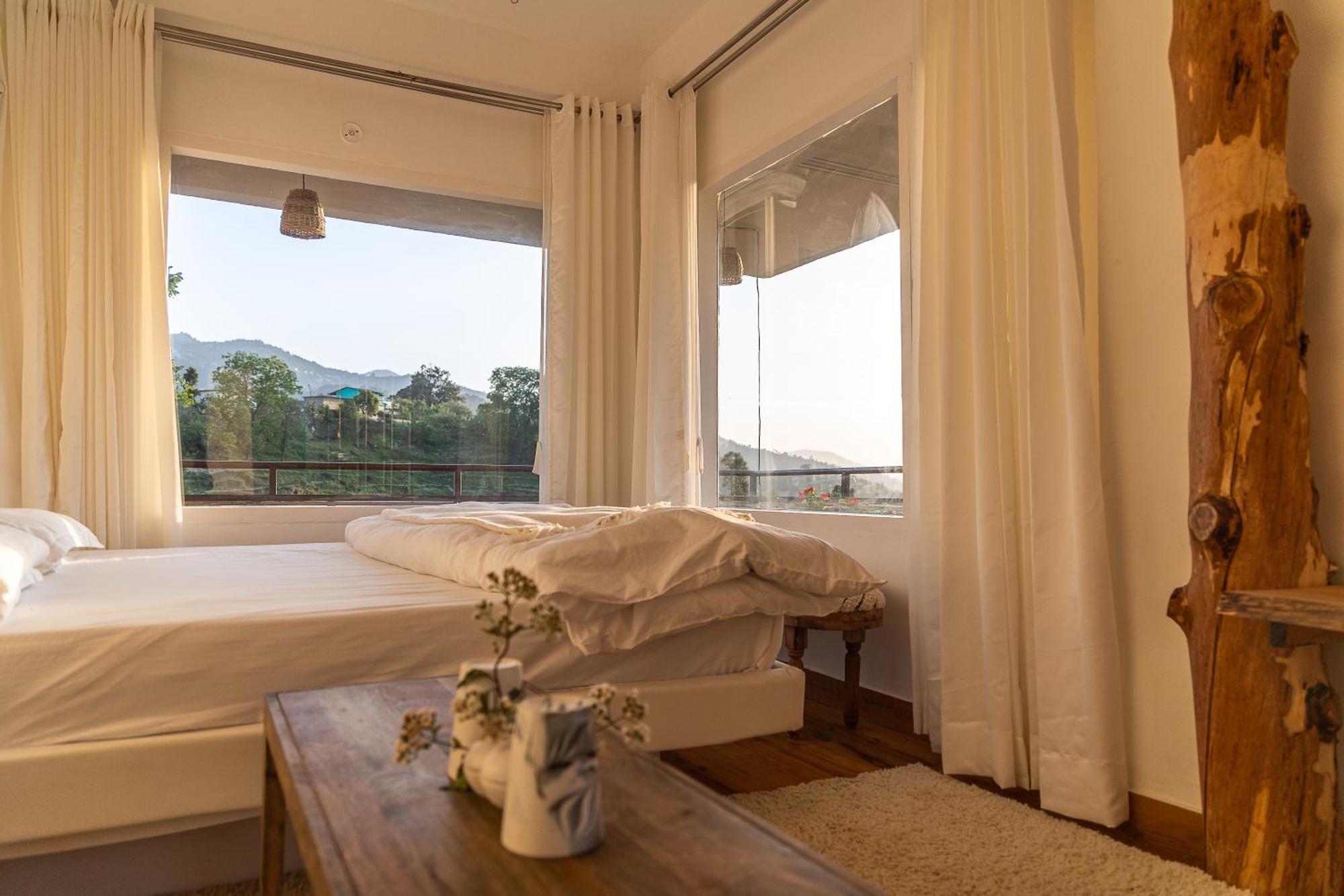 Exstasy Stays - Bathtub Rooms & Cafe - Your Romantic & Cozy Getaway - Thhpsociety - Муктешвар Экстерьер фото