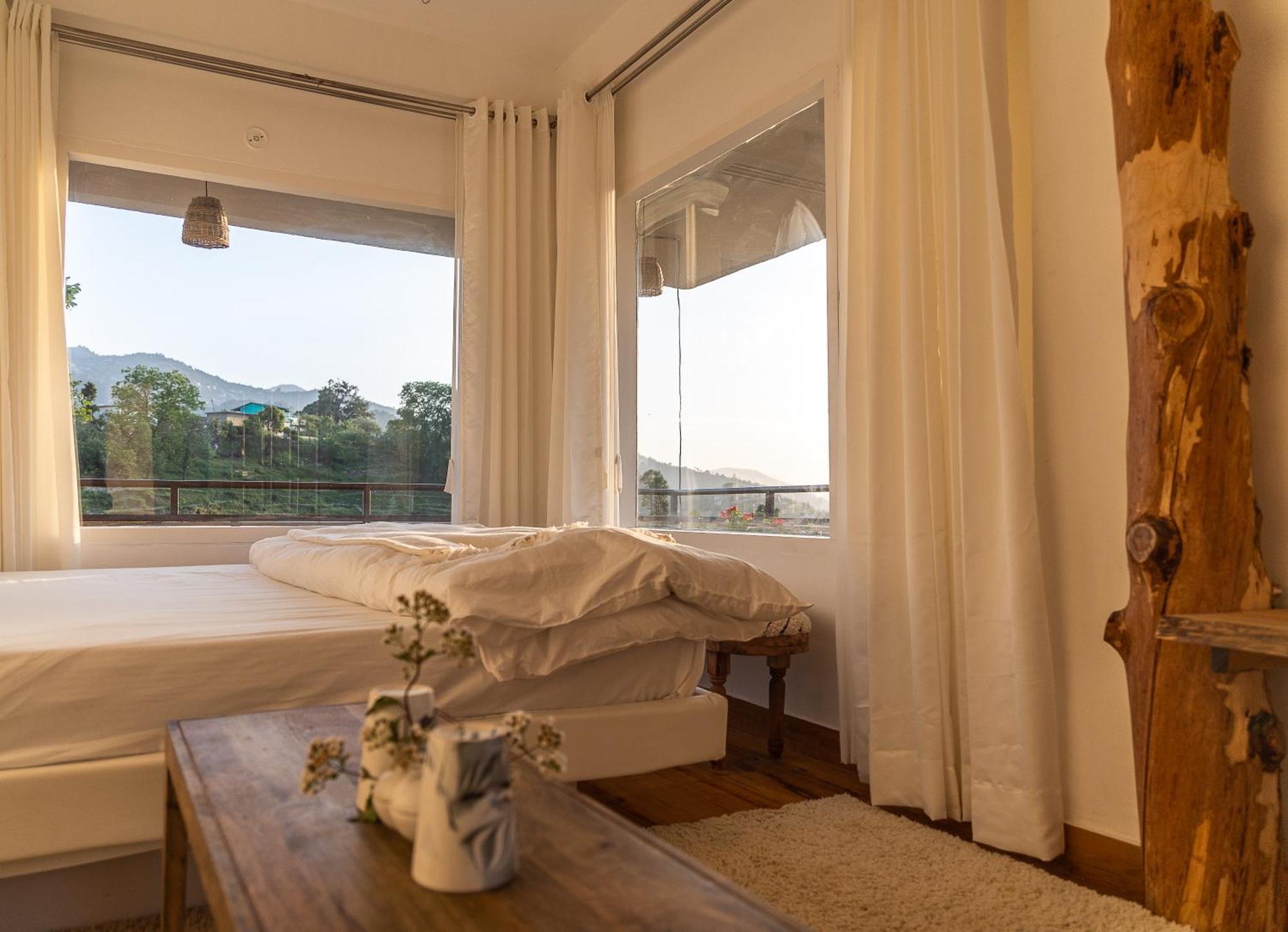 Exstasy Stays - Bathtub Rooms & Cafe - Your Romantic & Cozy Getaway - Thhpsociety - Муктешвар Экстерьер фото