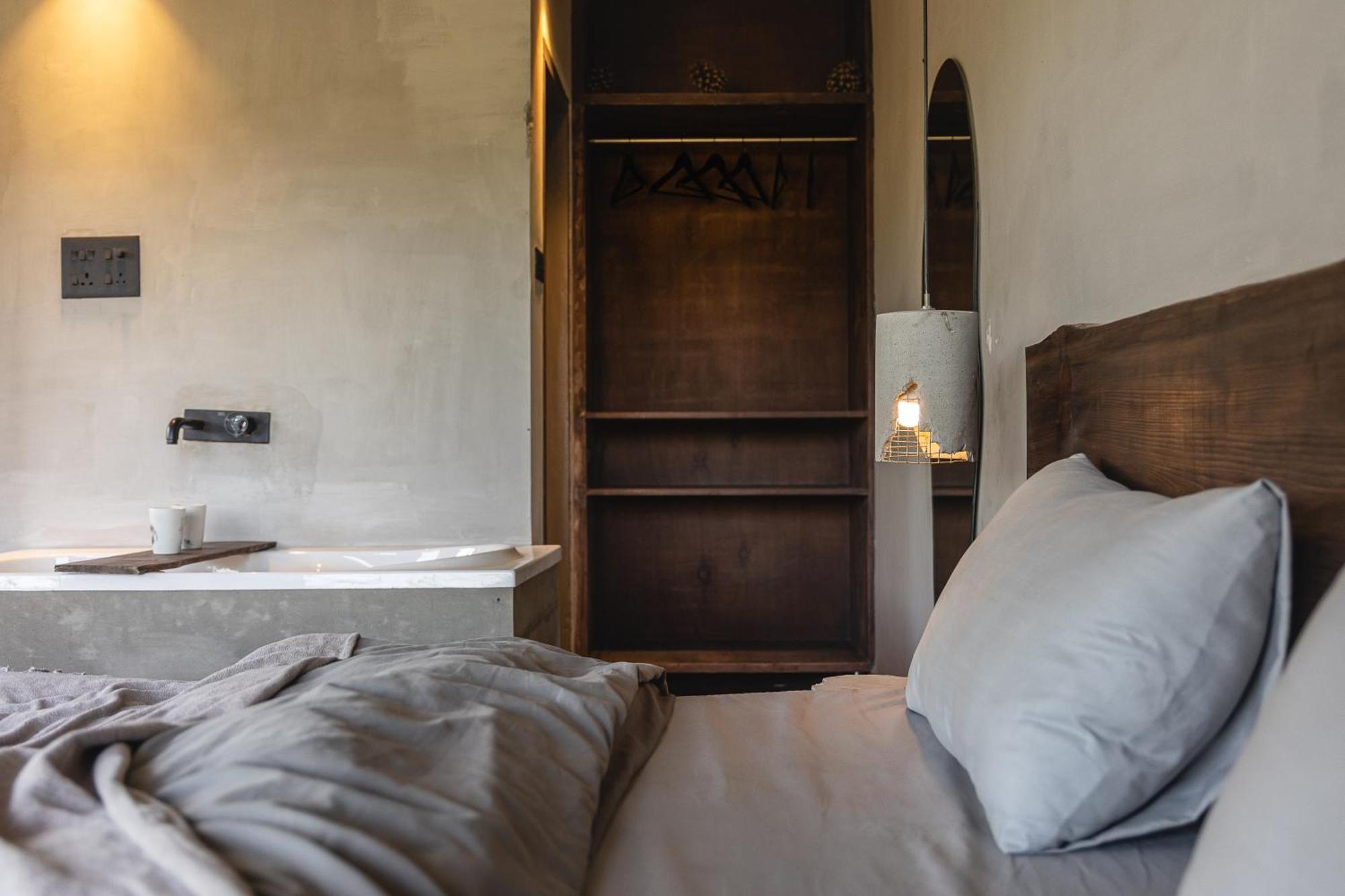 Exstasy Stays - Bathtub Rooms & Cafe - Your Romantic & Cozy Getaway - Thhpsociety - Муктешвар Экстерьер фото