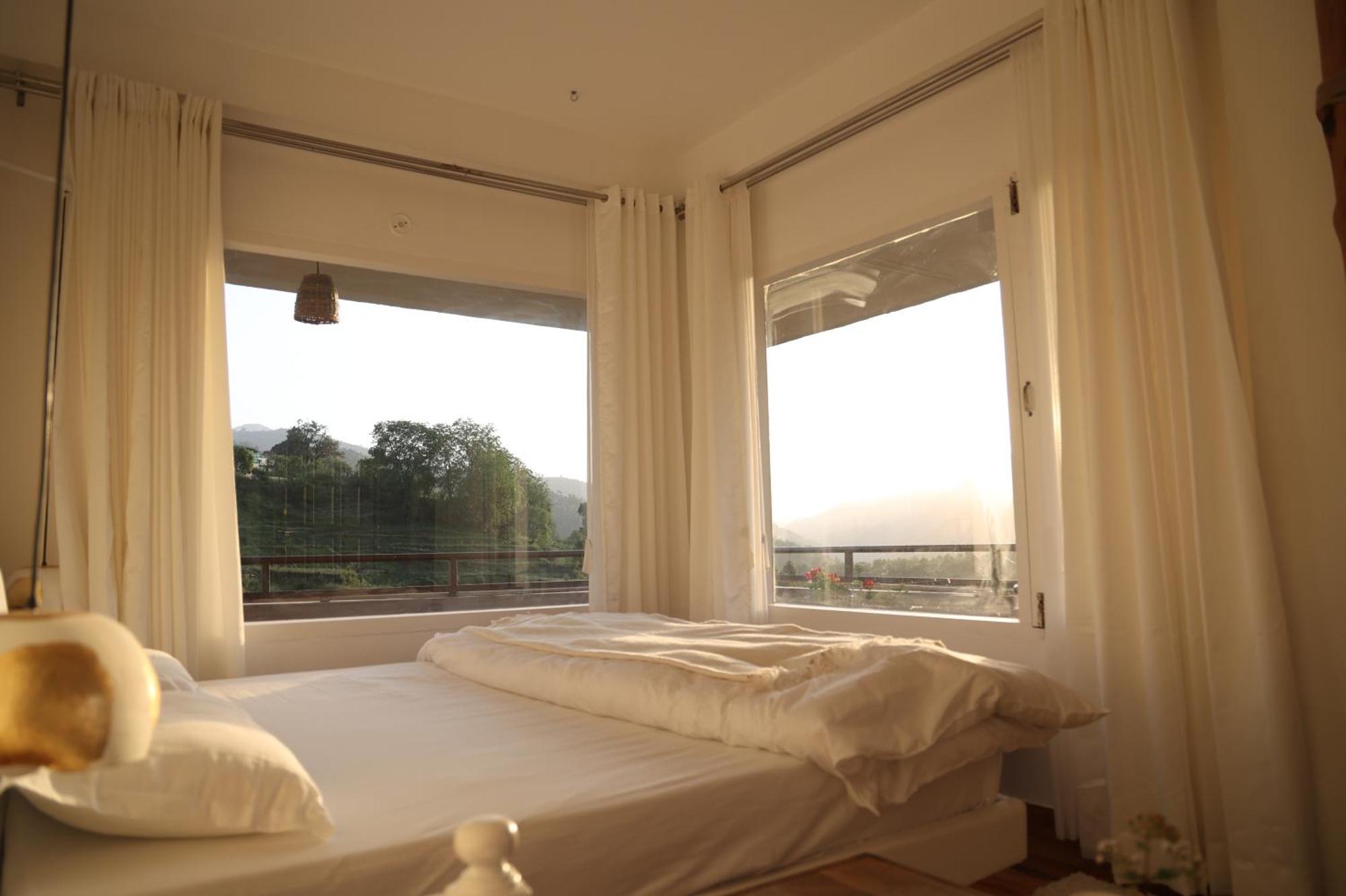 Exstasy Stays - Bathtub Rooms & Cafe - Your Romantic & Cozy Getaway - Thhpsociety - Муктешвар Экстерьер фото