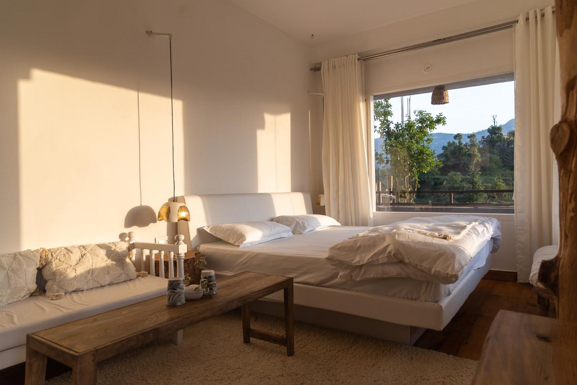 Exstasy Stays - Bathtub Rooms & Cafe - Your Romantic & Cozy Getaway - Thhpsociety - Муктешвар Экстерьер фото
