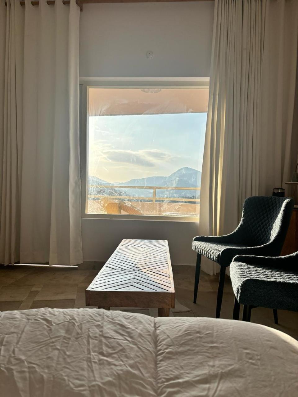 Exstasy Stays - Bathtub Rooms & Cafe - Your Romantic & Cozy Getaway - Thhpsociety - Муктешвар Экстерьер фото
