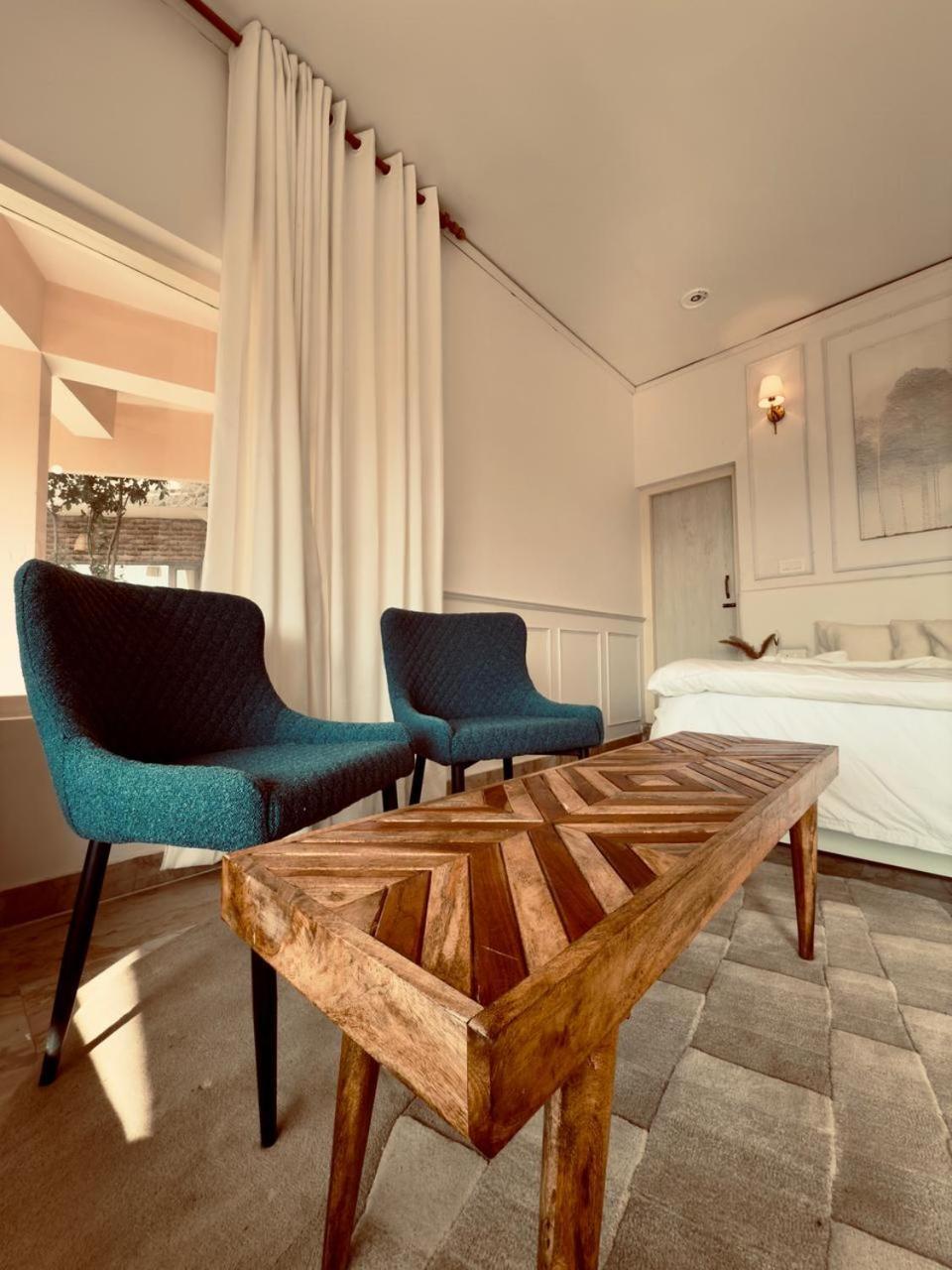 Exstasy Stays - Bathtub Rooms & Cafe - Your Romantic & Cozy Getaway - Thhpsociety - Муктешвар Экстерьер фото