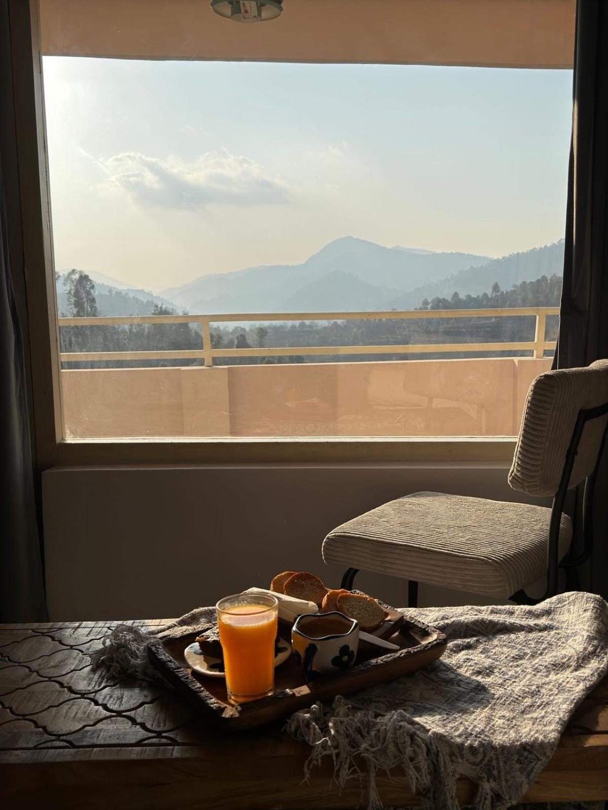 Exstasy Stays - Bathtub Rooms & Cafe - Your Romantic & Cozy Getaway - Thhpsociety - Муктешвар Экстерьер фото
